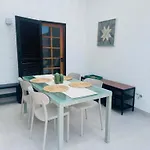 Endless Summer - Swimming Pool Apartment
