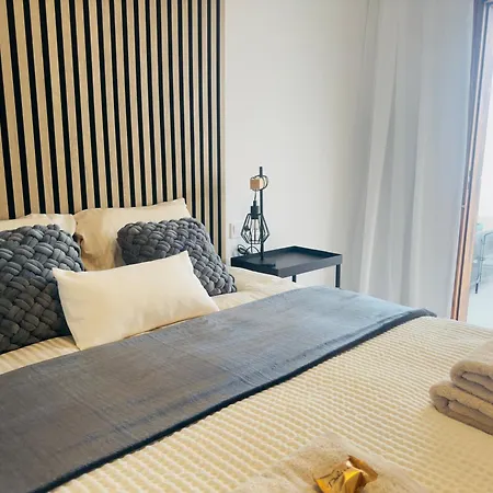 Endless Summer - Swimming Pool Costa Adeje (Tenerife)