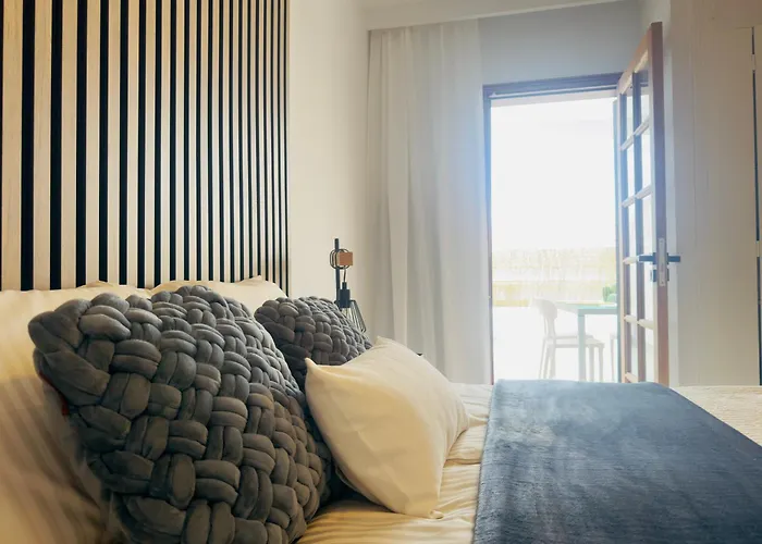 Endless Summer - Swimming Pool Apartment